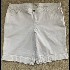 Fashion Bug Women’s Plus Size Shorts / Sz 24w